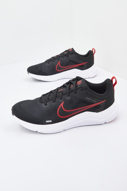 NIKE DOWNSHIFTER C/O en color NEGRO (1)