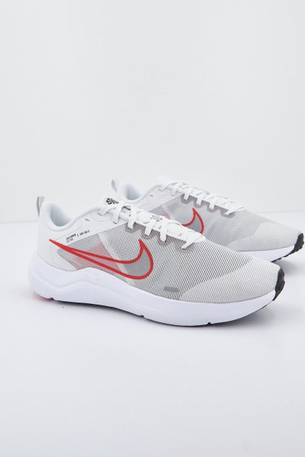 NIKE DOWNSHIFTER C/O en color BLANCO (1)
