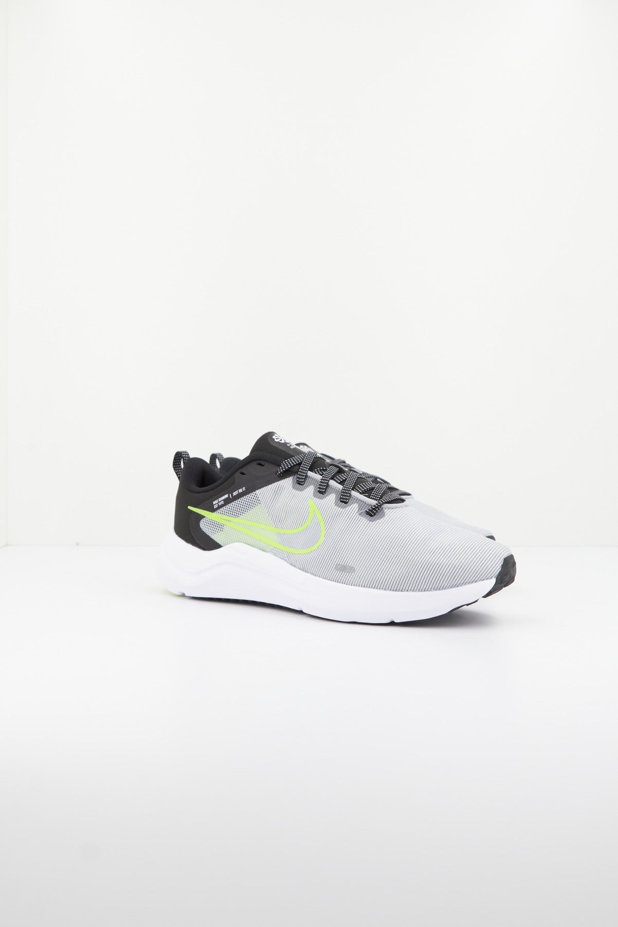 NIKE DOWNSHIFTER en color GRIS (2)