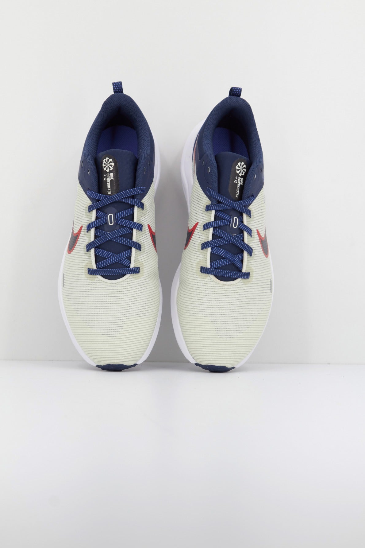 NIKE DOWNSHIFTER en color AMARILLO (2)