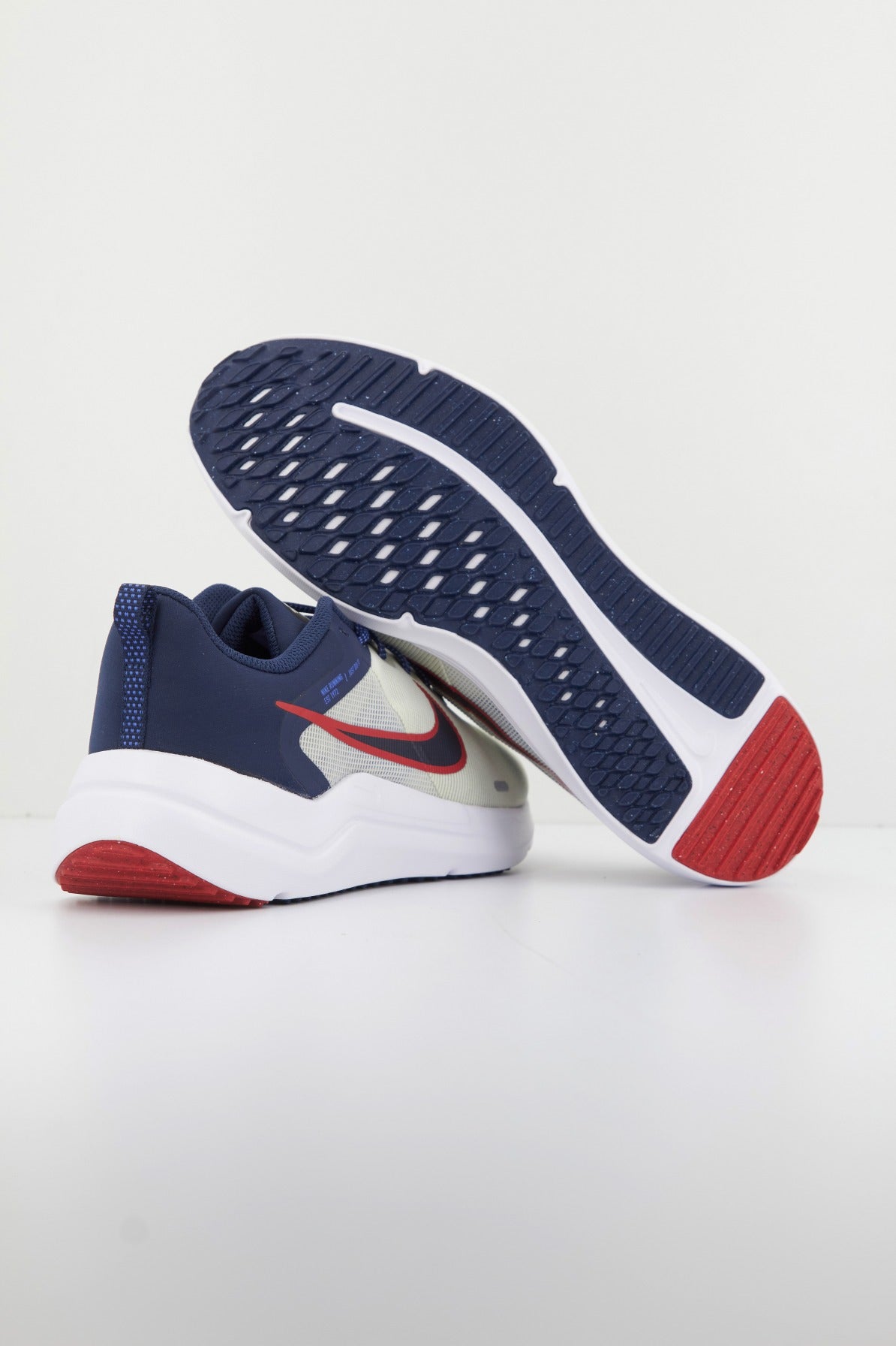 NIKE DOWNSHIFTER en color AMARILLO (4)