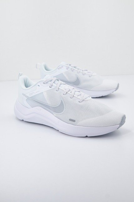 NIKE DOWNSHIFTER C/O en color BLANCO (2)