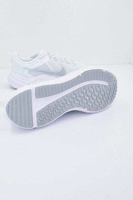 NIKE DOWNSHIFTER C/O en color BLANCO (4)
