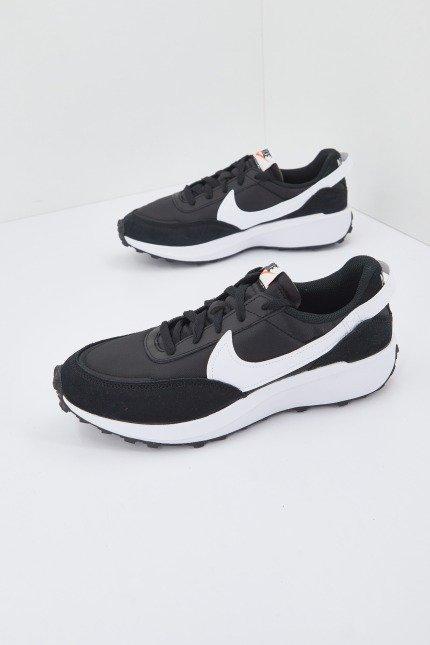 NIKE WAFFLE DEBUT en color NEGRO (1)