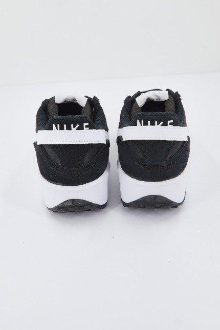 NIKE WAFFLE DEBUT en color NEGRO (2)
