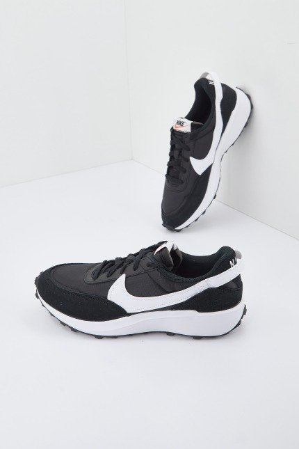 NIKE WAFFLE DEBUT en color NEGRO (3)