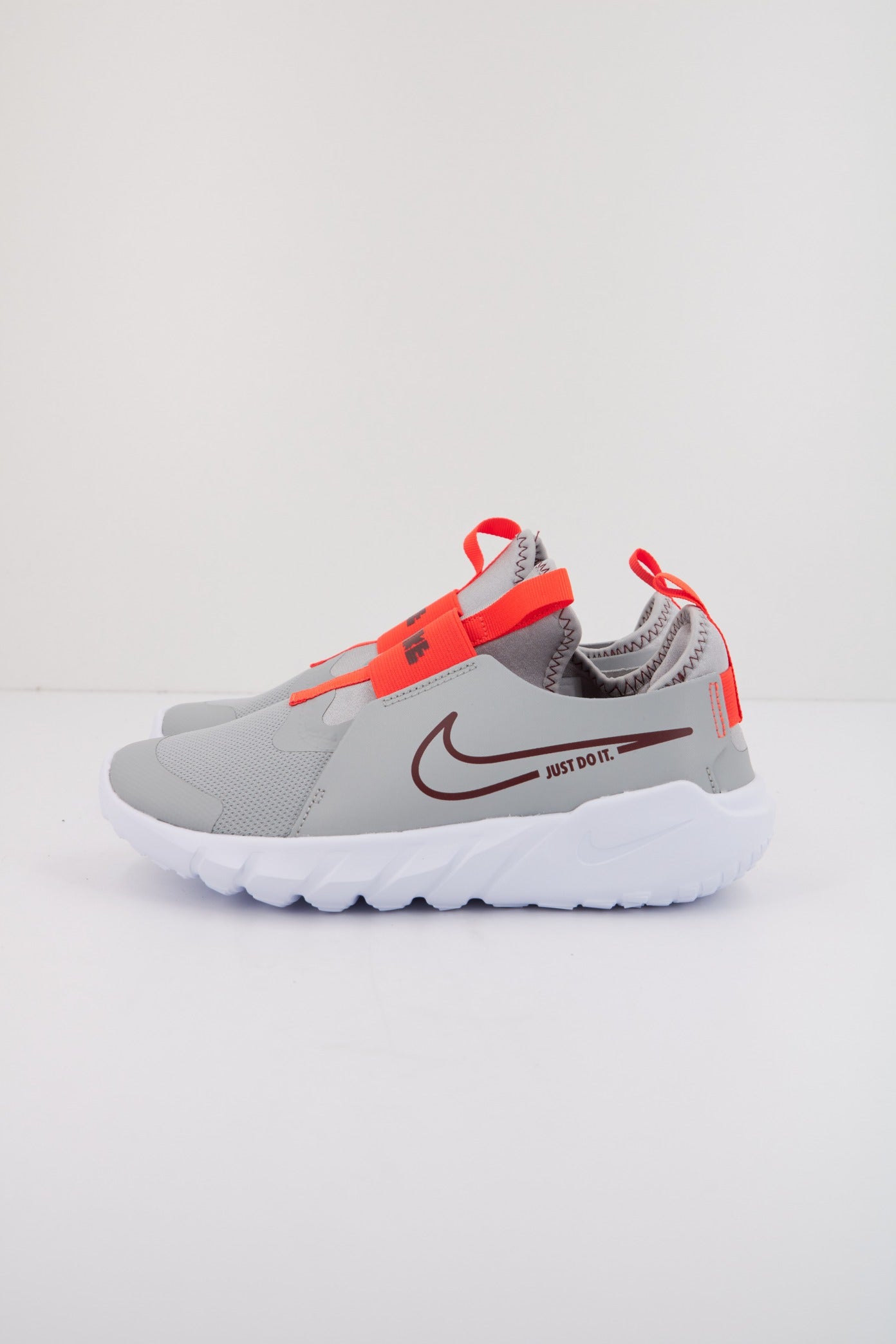 NIKE FLEX RUNNER en color GRIS (1)