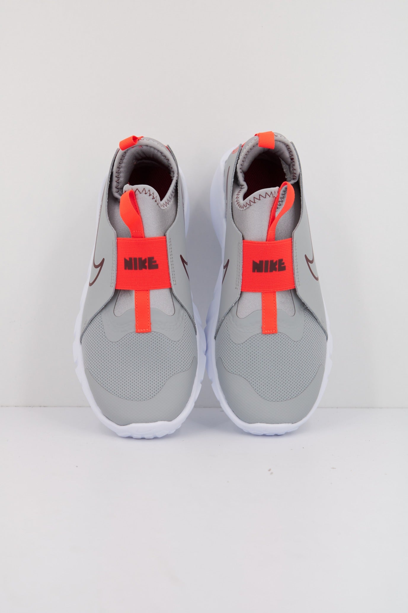 NIKE FLEX RUNNER en color GRIS (2)
