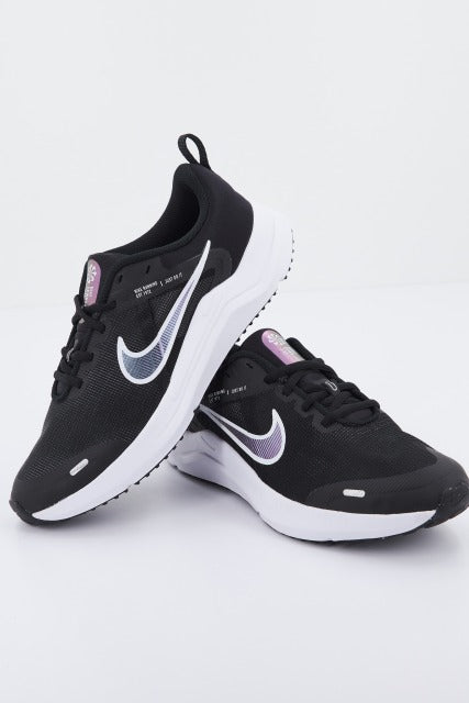NIKE DOWNSHIFTER BIG KIDS en color NEGRO (1)