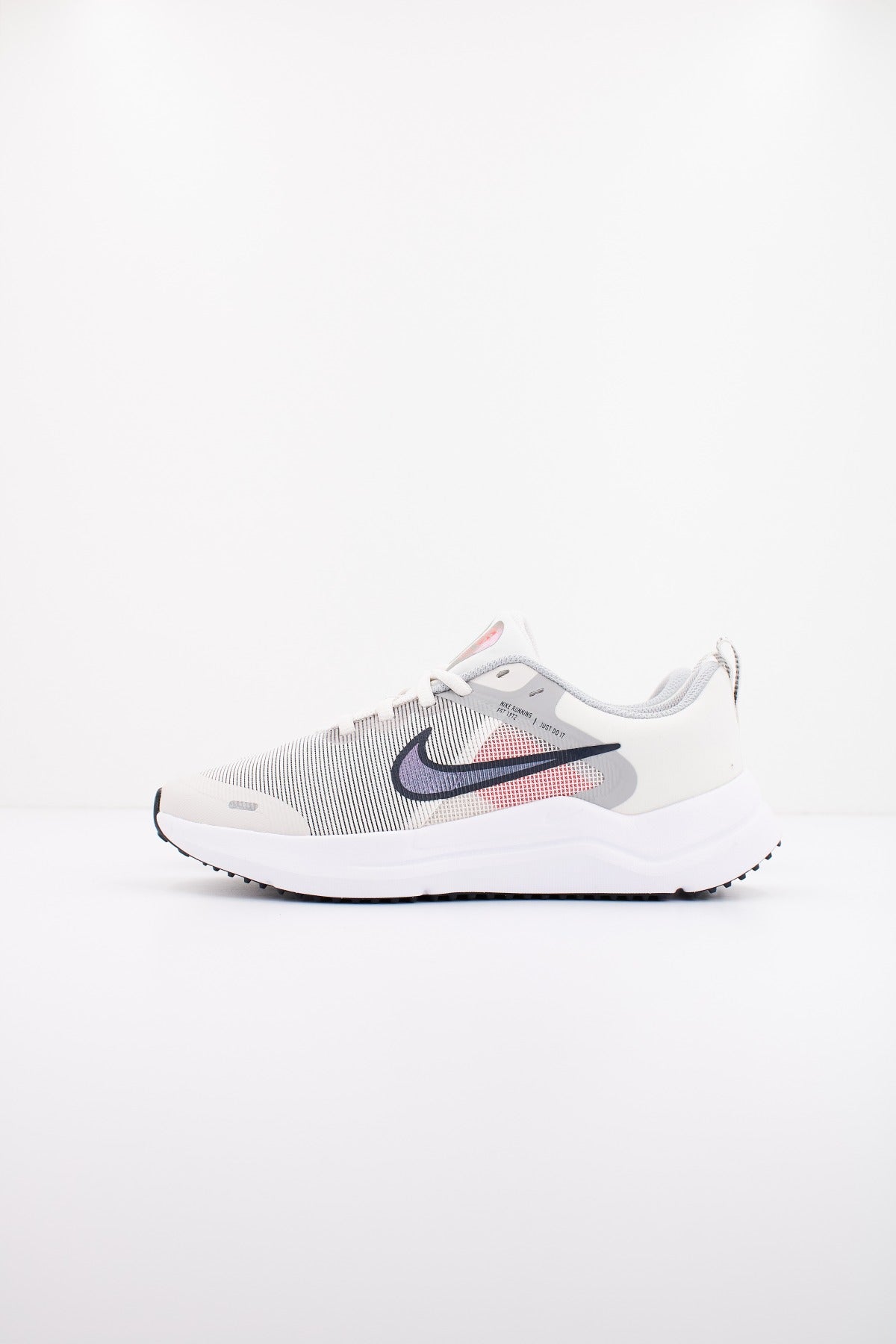 NIKE DOWNSHIFTER BIG KIDS en color BEIS (1)