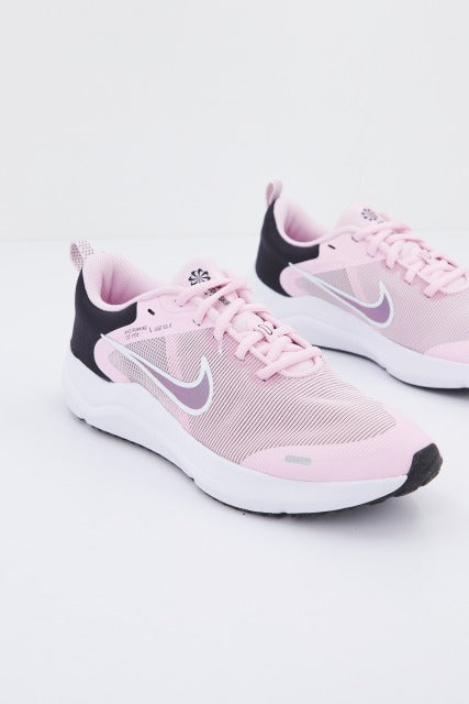 NIKE DOWNSHIFTER BIG KIDS en color ROSA (1)