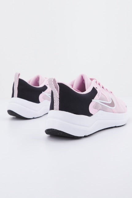 NIKE DOWNSHIFTER BIG KIDS en color ROSA (3)