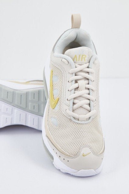 NIKE MAX AP WOMEN'S SHOE en color BEIS (2)