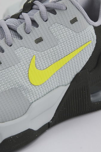 NIKE AIR MAX ALPHA TRAINER en color VERDE (4)