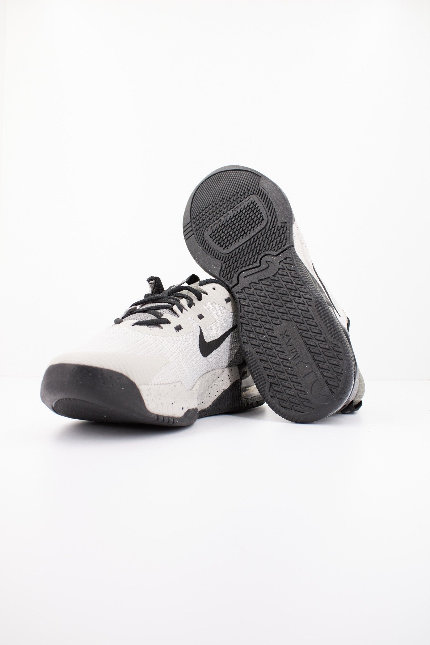 NIKE ALPHA TRAINER en color GRIS (4)