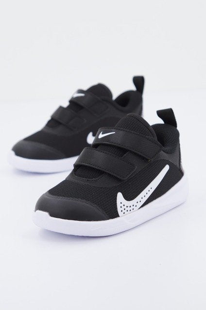 NIKE OMNI MULTI-COURT en color NEGRO (1)
