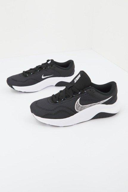 NIKE LEGEND ESSENTIAL WOME en color NEGRO (1)