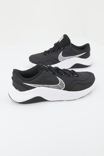 NIKE LEGEND ESSENTIAL WOME en color NEGRO (2)