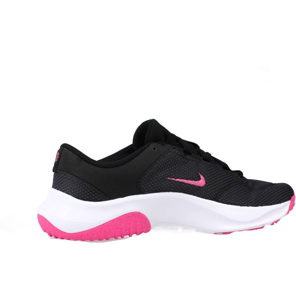 NIKE LEGEND ESSENTIAL en color NEGRO (4)