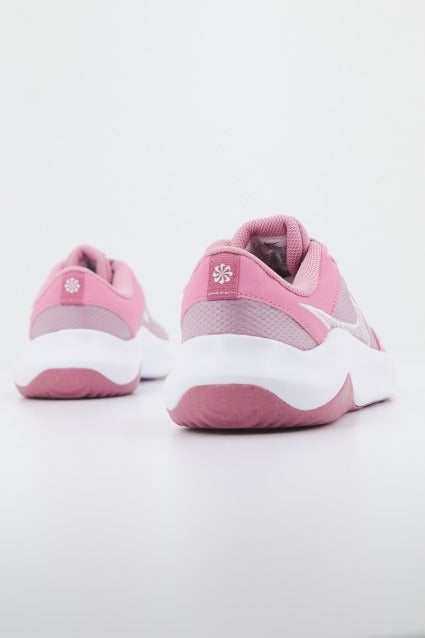 NIKE LEGEND ESSENTIAL WOME en color ROSA (3)
