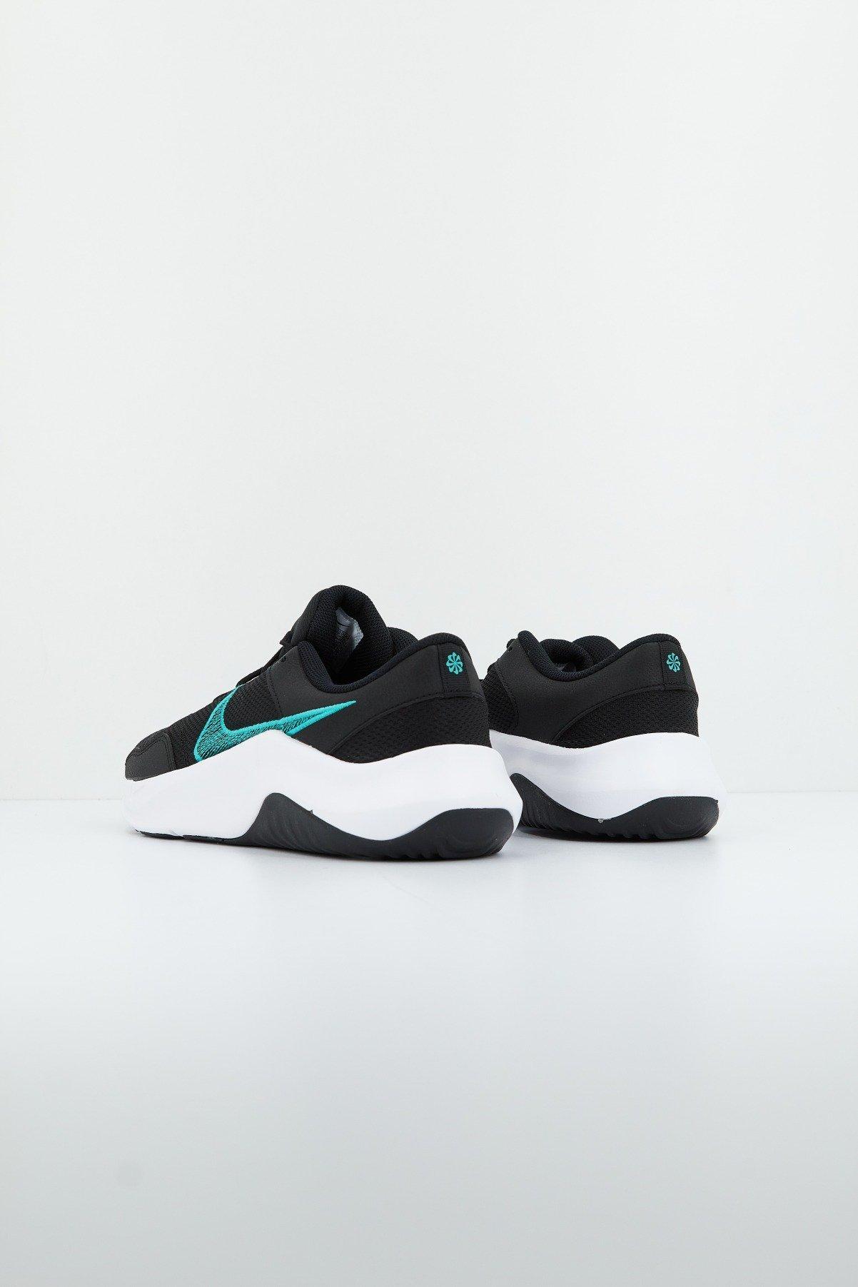 NIKE LEGEND ESSENTIAL NN en color NEGRO (3)