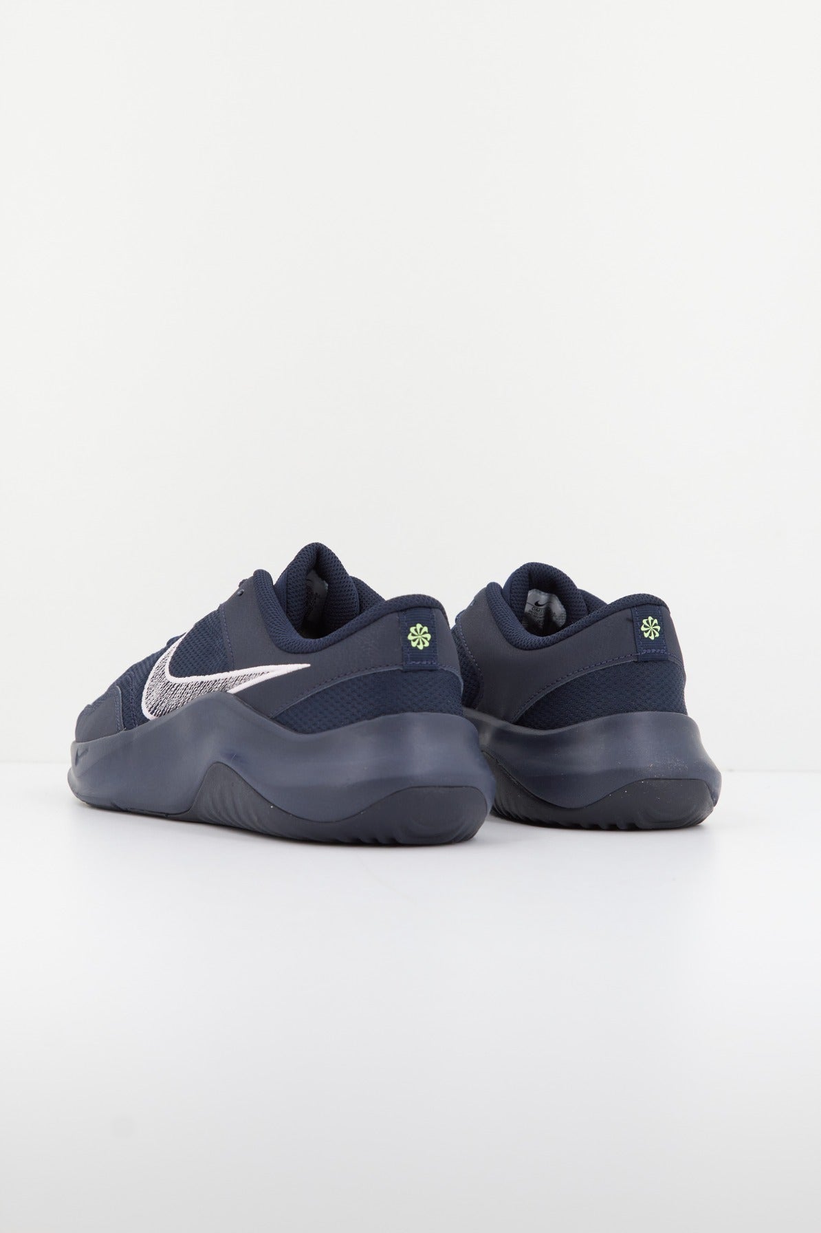 NIKE LEGEND ESSENTIAL NN en color AZUL (3)