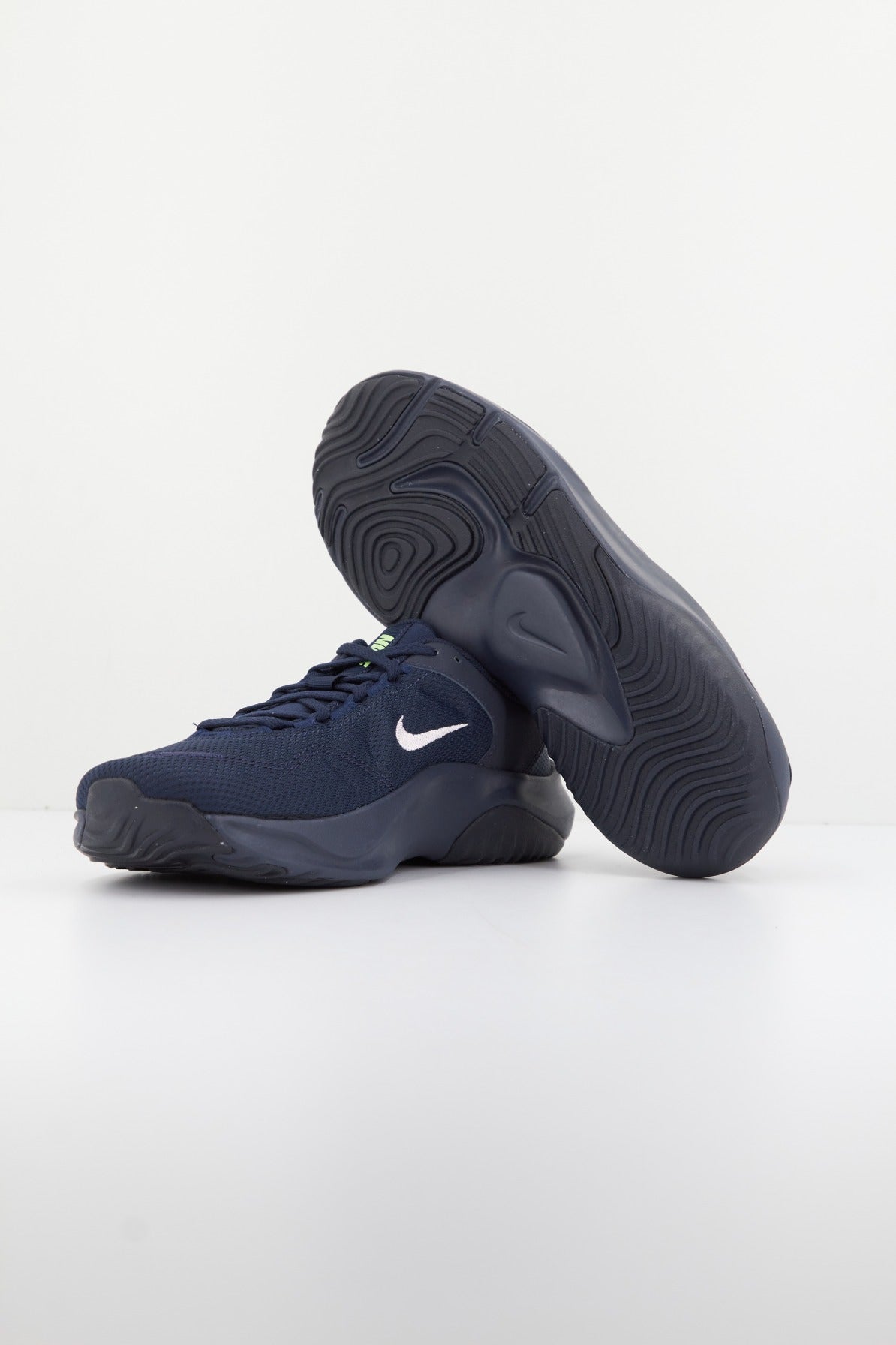NIKE LEGEND ESSENTIAL NN en color AZUL (4)