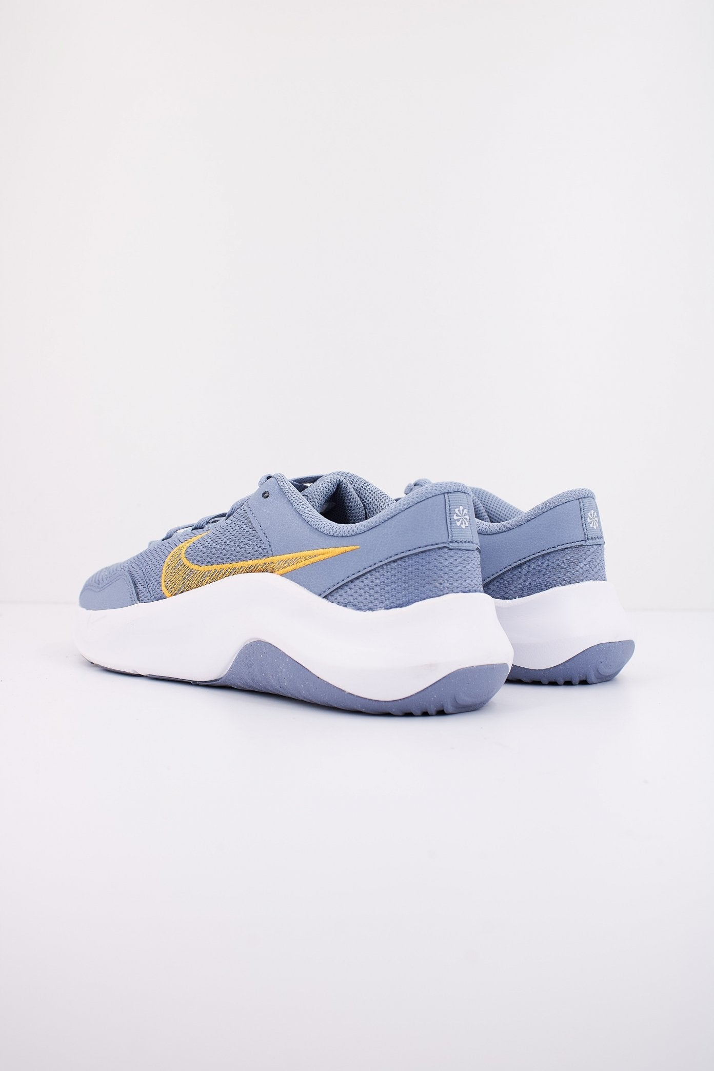 NIKE ESSENTIAL NEXT NATU en color AZUL (3)