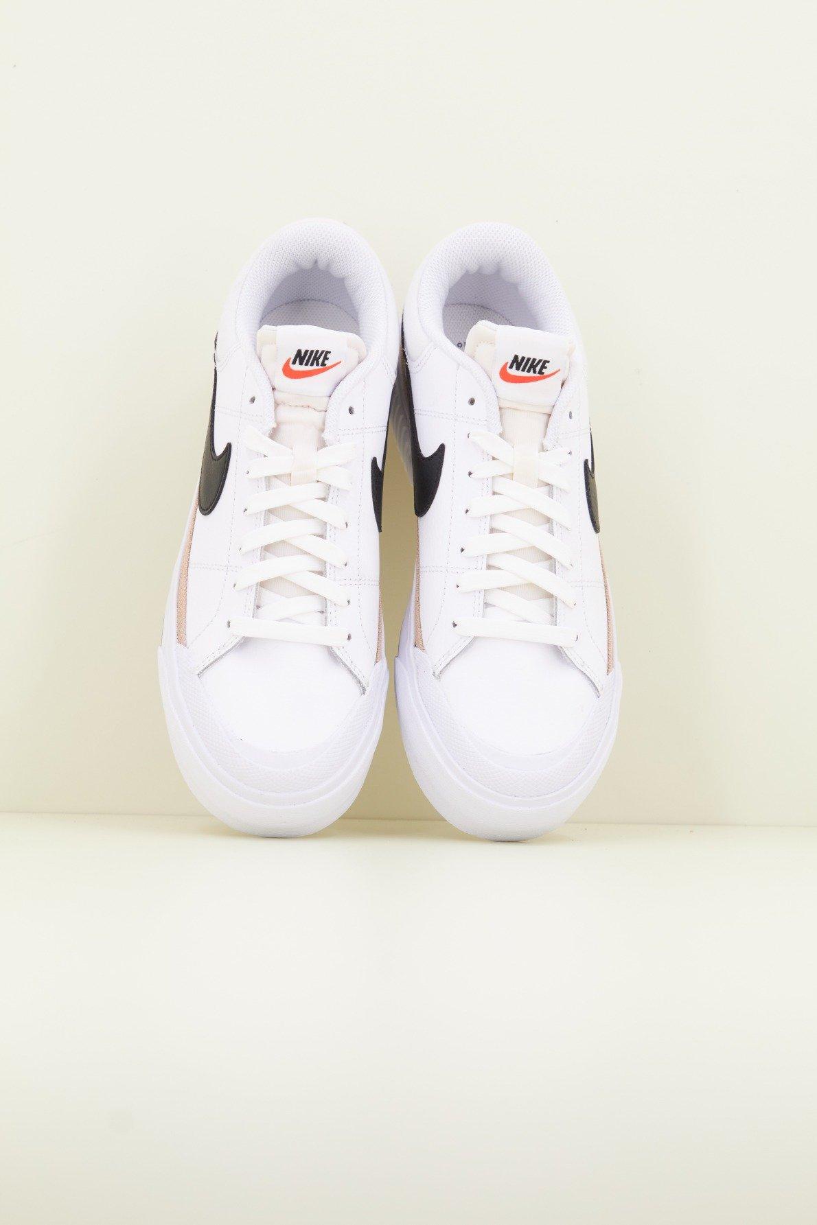 NIKE COURT LEGACY LIFT en color BLANCO (2)