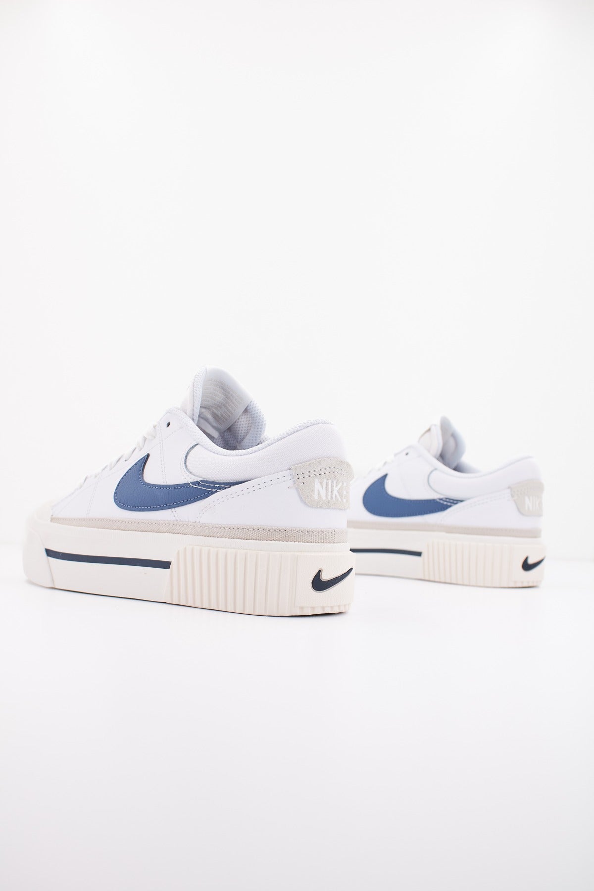 NIKE COURT LEGACY LIFT en color BLANCO (3)