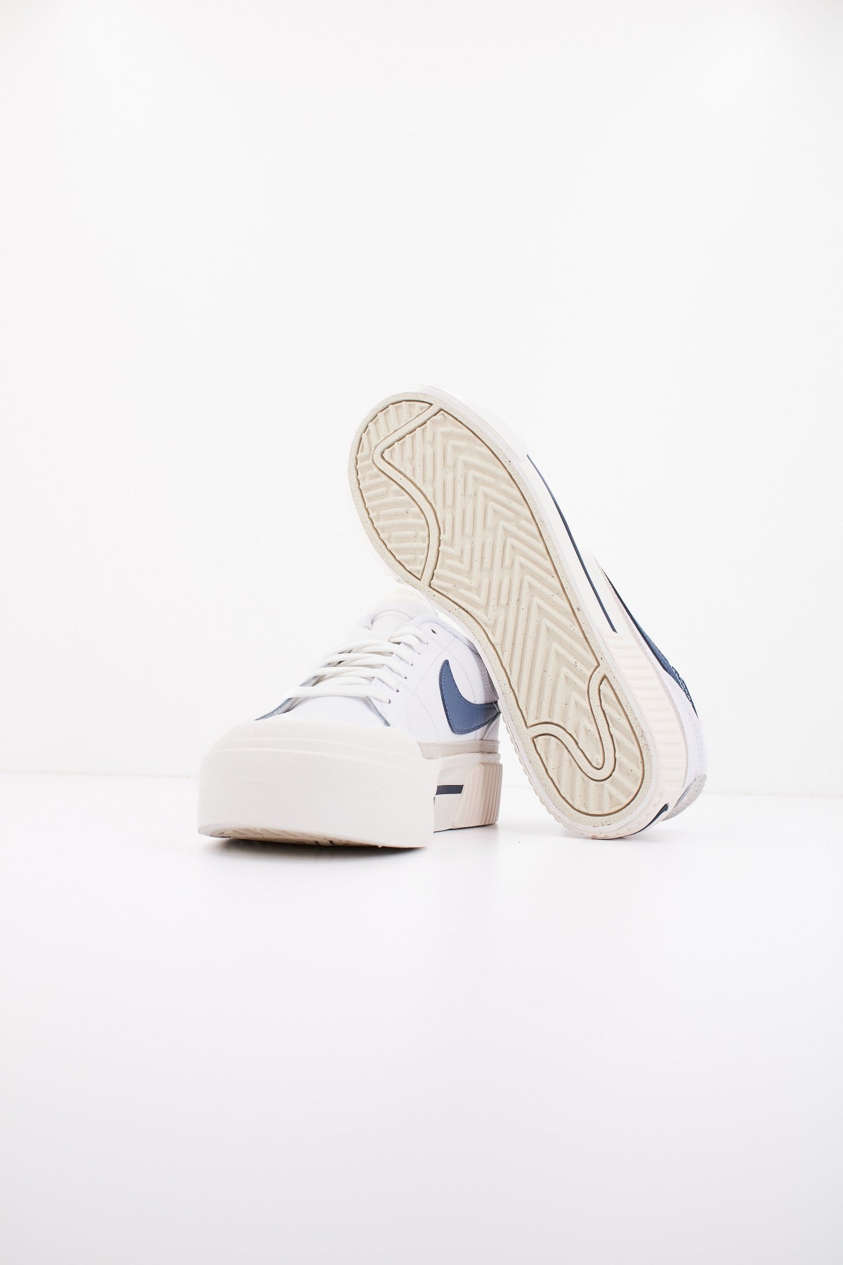 NIKE COURT LEGACY LIFT en color BLANCO (4)