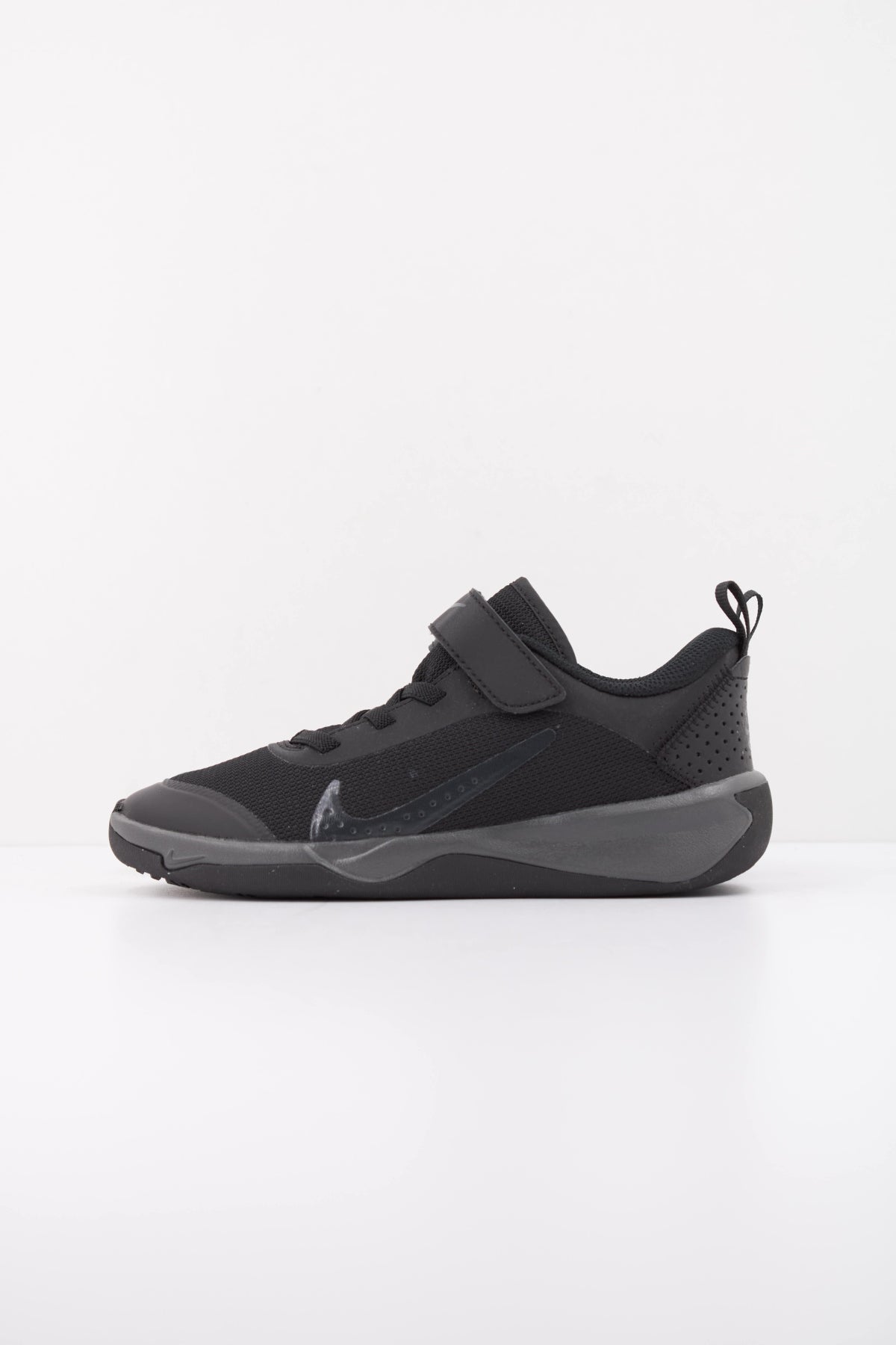 NIKE DM en color NEGRO (1)
