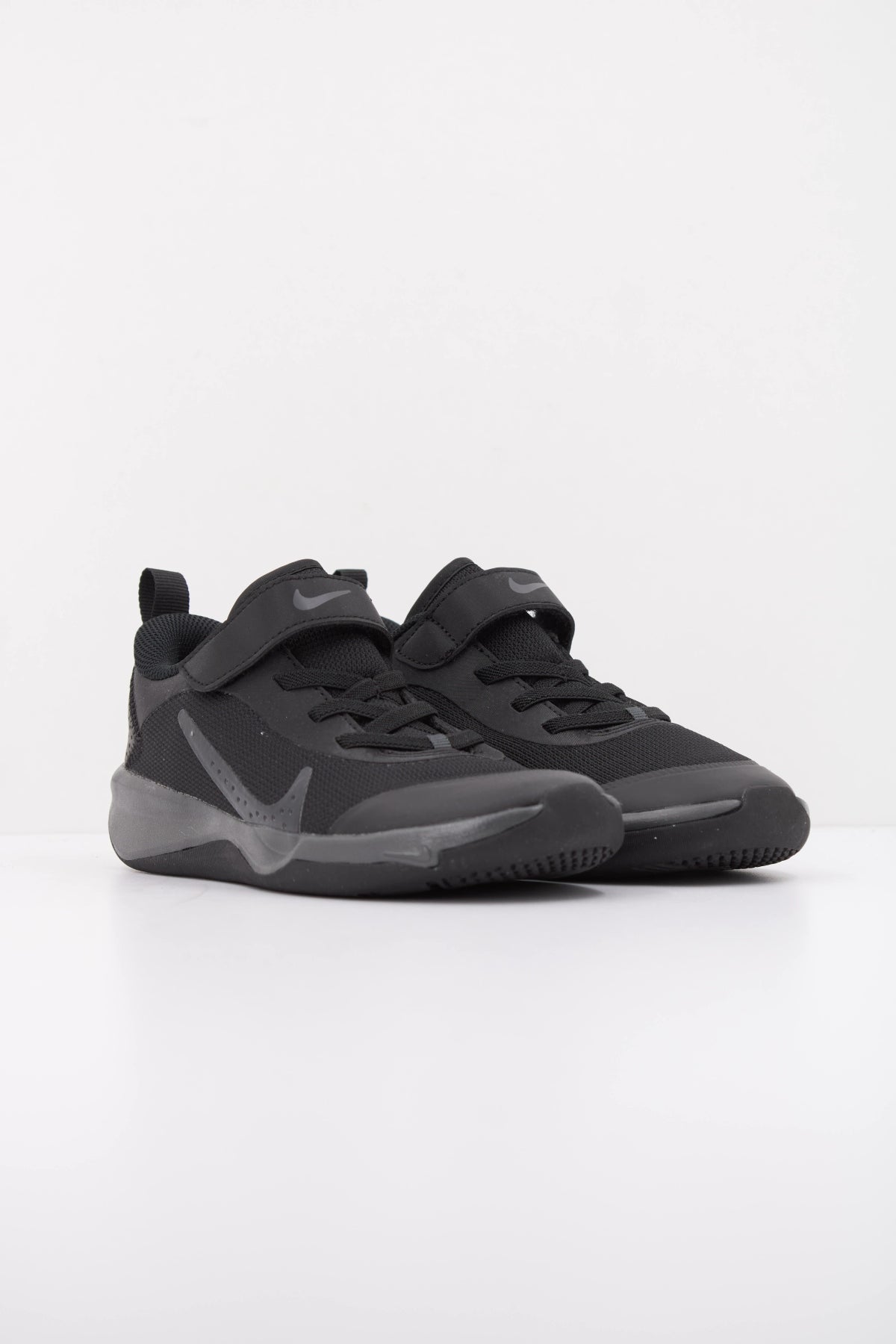 NIKE DM en color NEGRO (2)