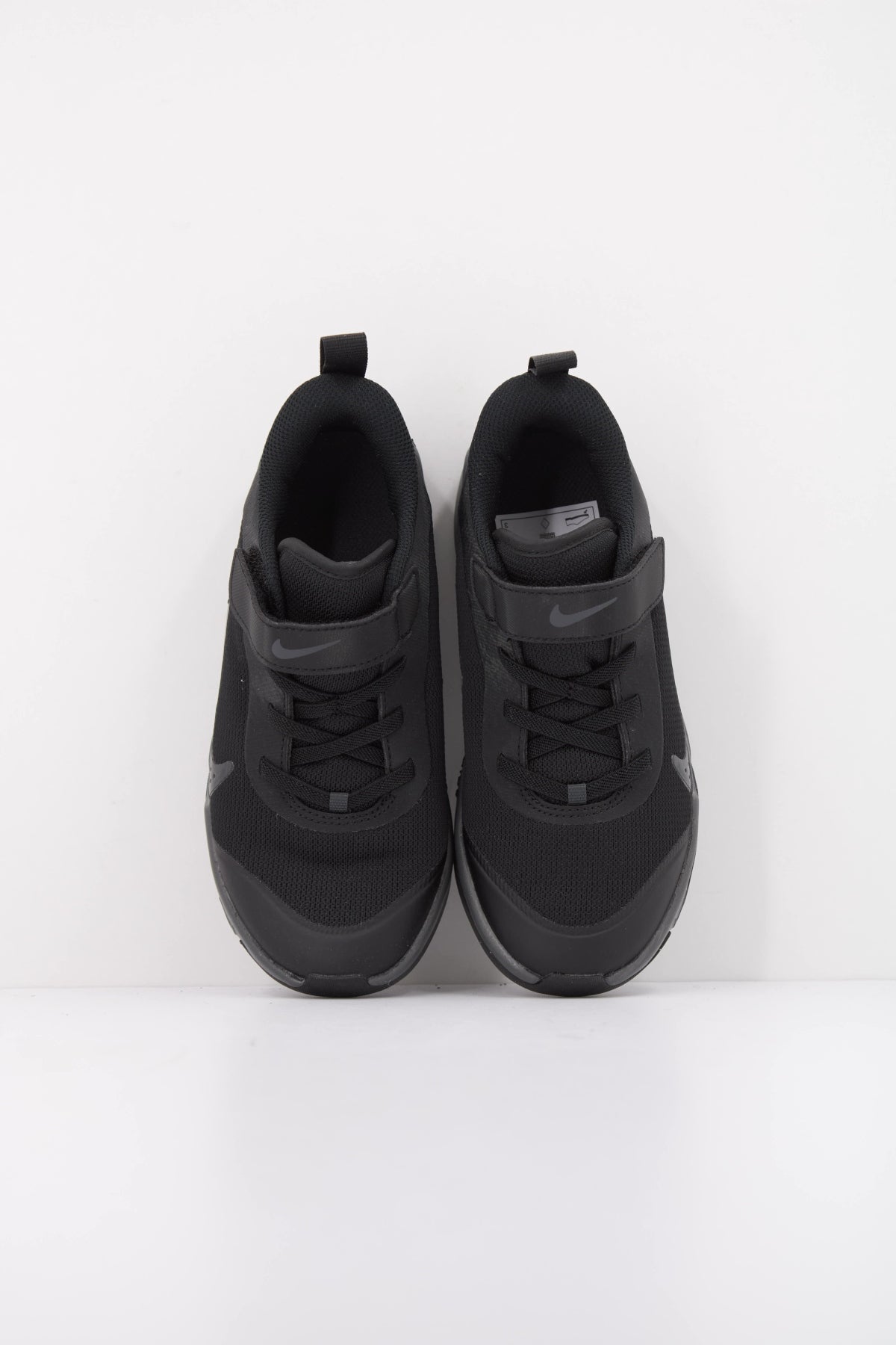 NIKE DM en color NEGRO (3)