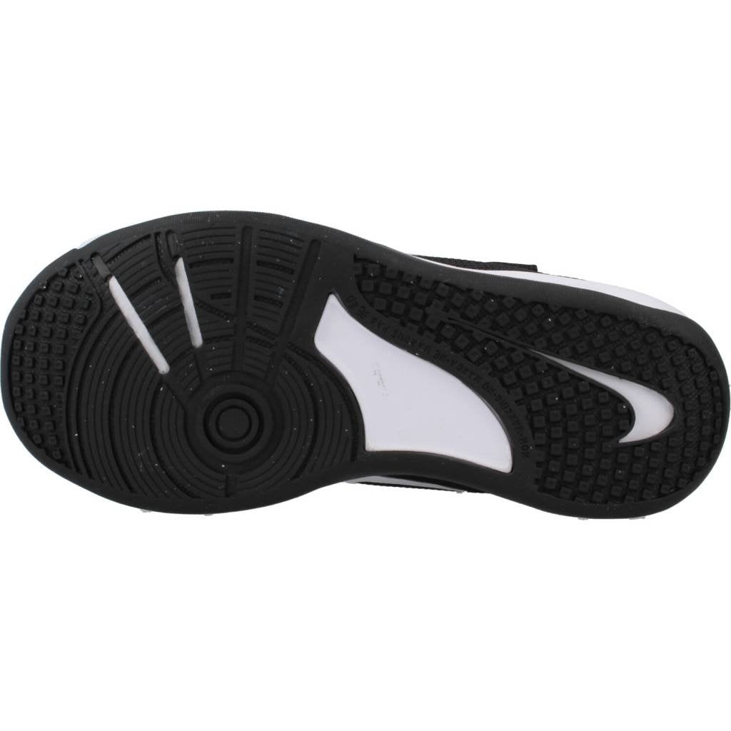 NIKE OMNI LITTLE KIDS' SHOES en color NEGRO (6)