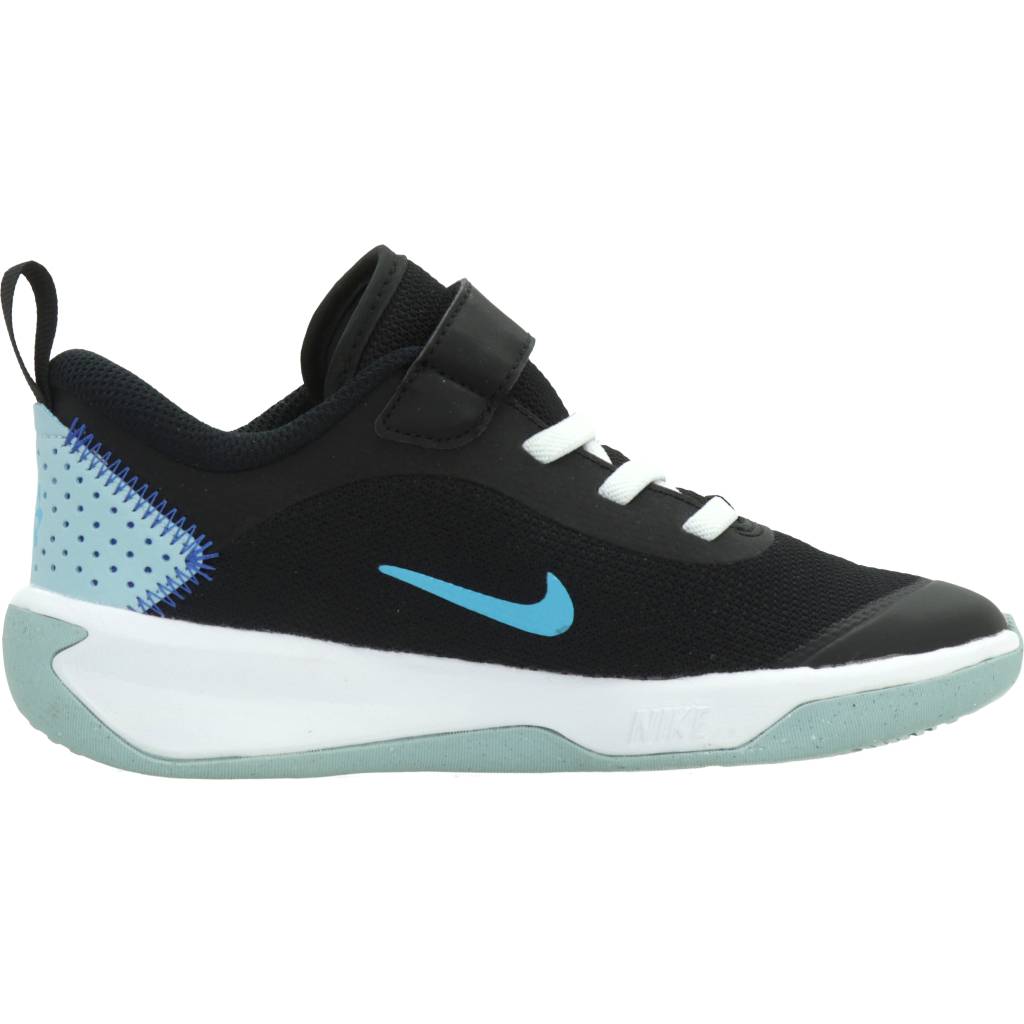 NIKE OMNI LITTLE KIDS' SHOES en color NEGRO (4)