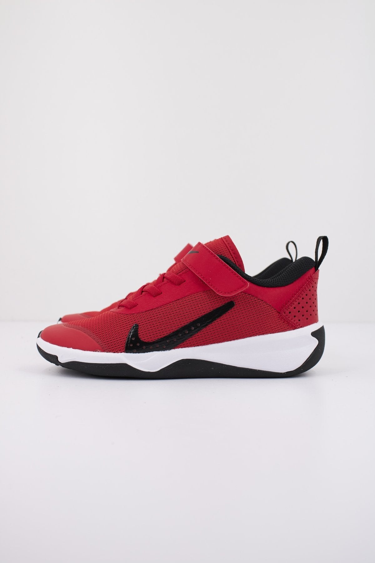 NIKE OMNI LITTLE KIDS' SHOES en color ROJO (1)