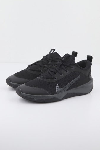 NIKE OMNI MULTI-COURT en color NEGRO (1)