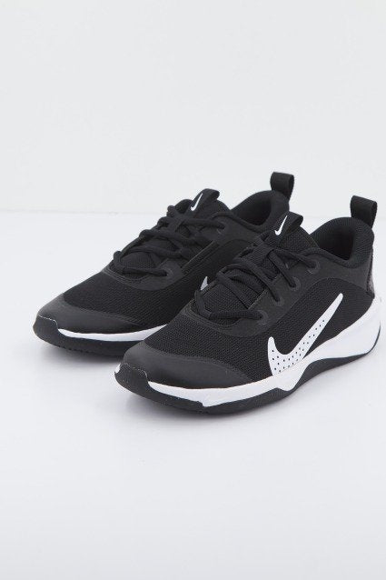 NIKE OMNI BIG KIDS' ROAD RUN en color NEGRO (1)
