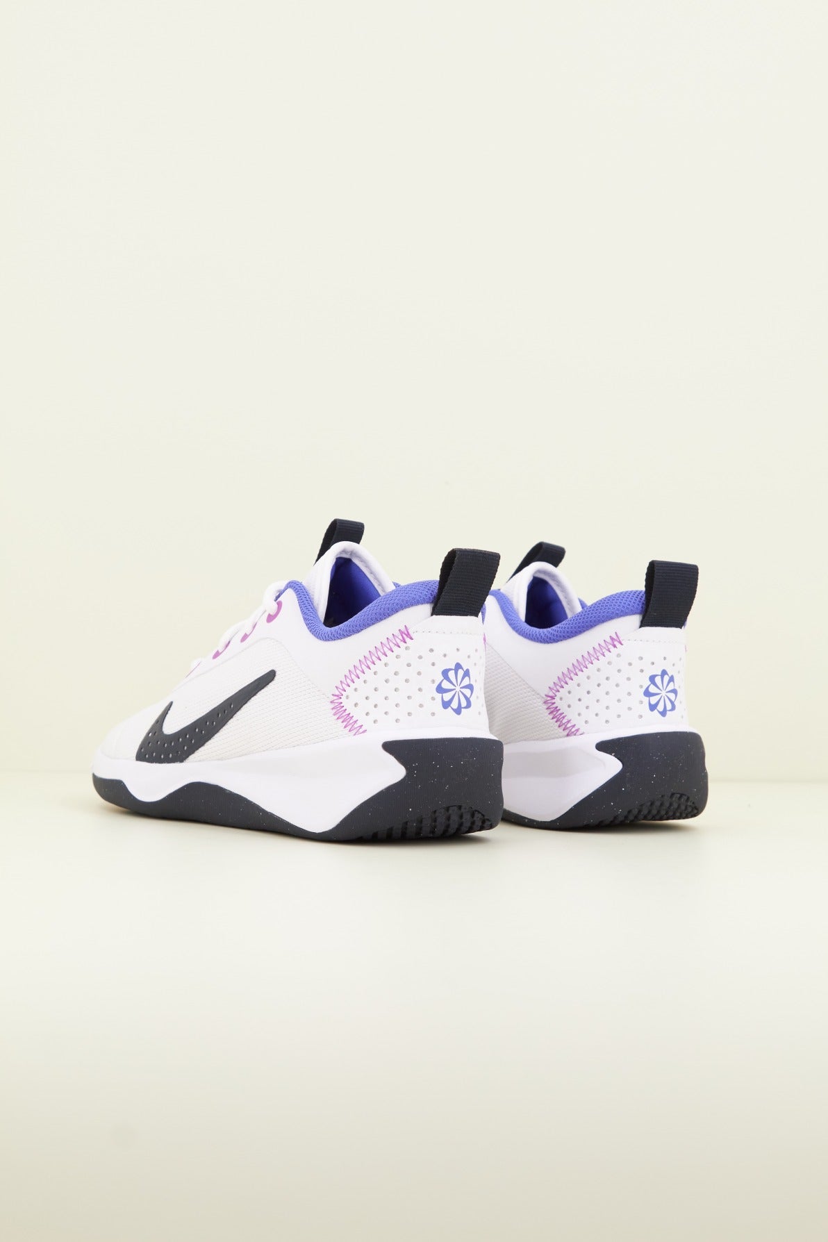 NIKE OMNI MULTI-COURT en color BLANCO (3)
