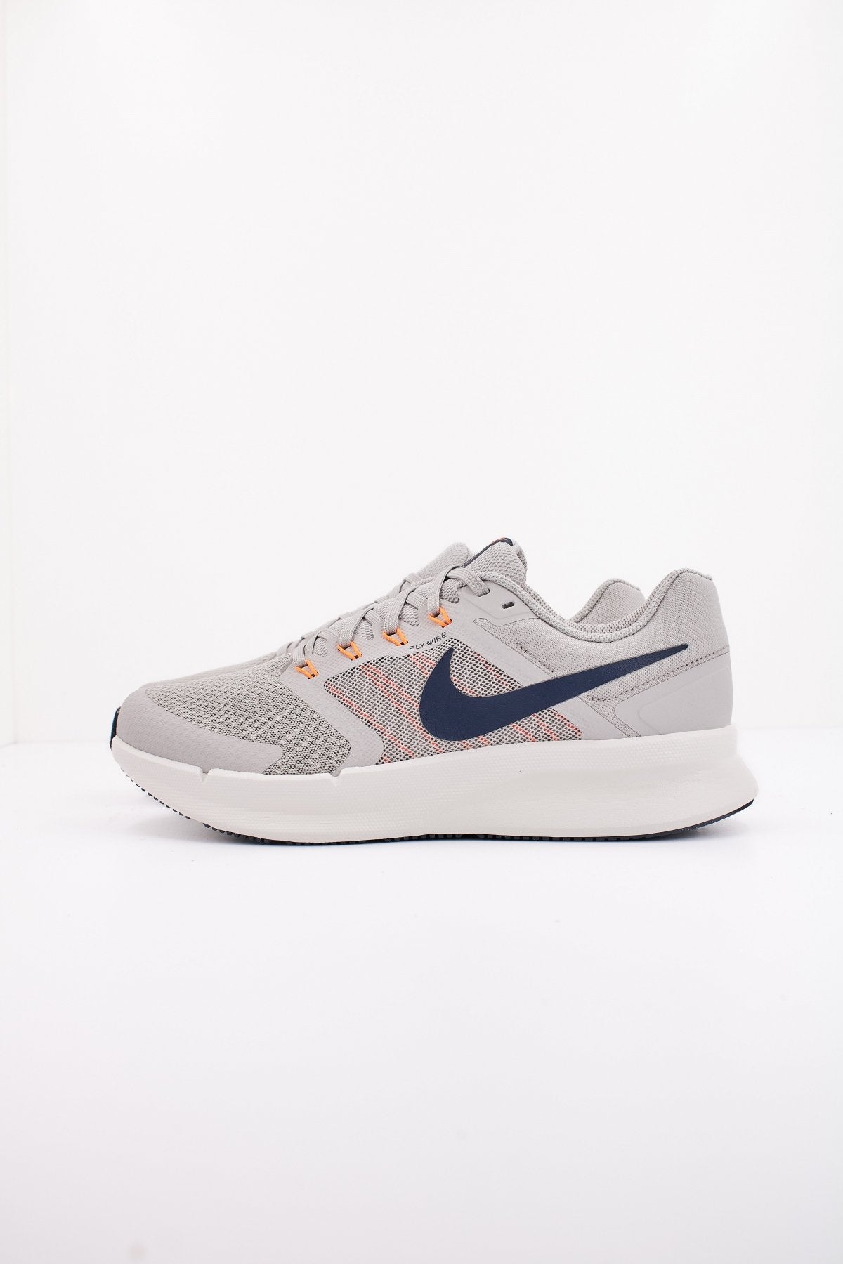 NIKE RUN SWIFT MEN'S ROAD en color GRIS (1)