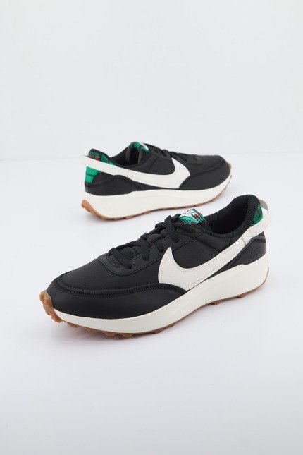 NIKE WAFFLE DEBUT PREMIUM en color NEGRO (1)