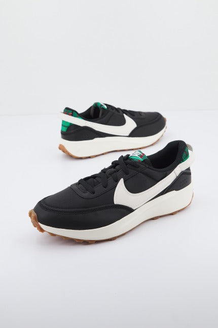 NIKE WAFFLE DEBUT PREMIUM en color NEGRO (1)