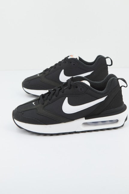 NIKE DAWN WOMEN'S SH en color NEGRO (2)