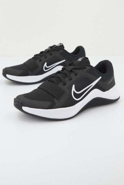 NIKE MC TRAINER C/O en color NEGRO (2)