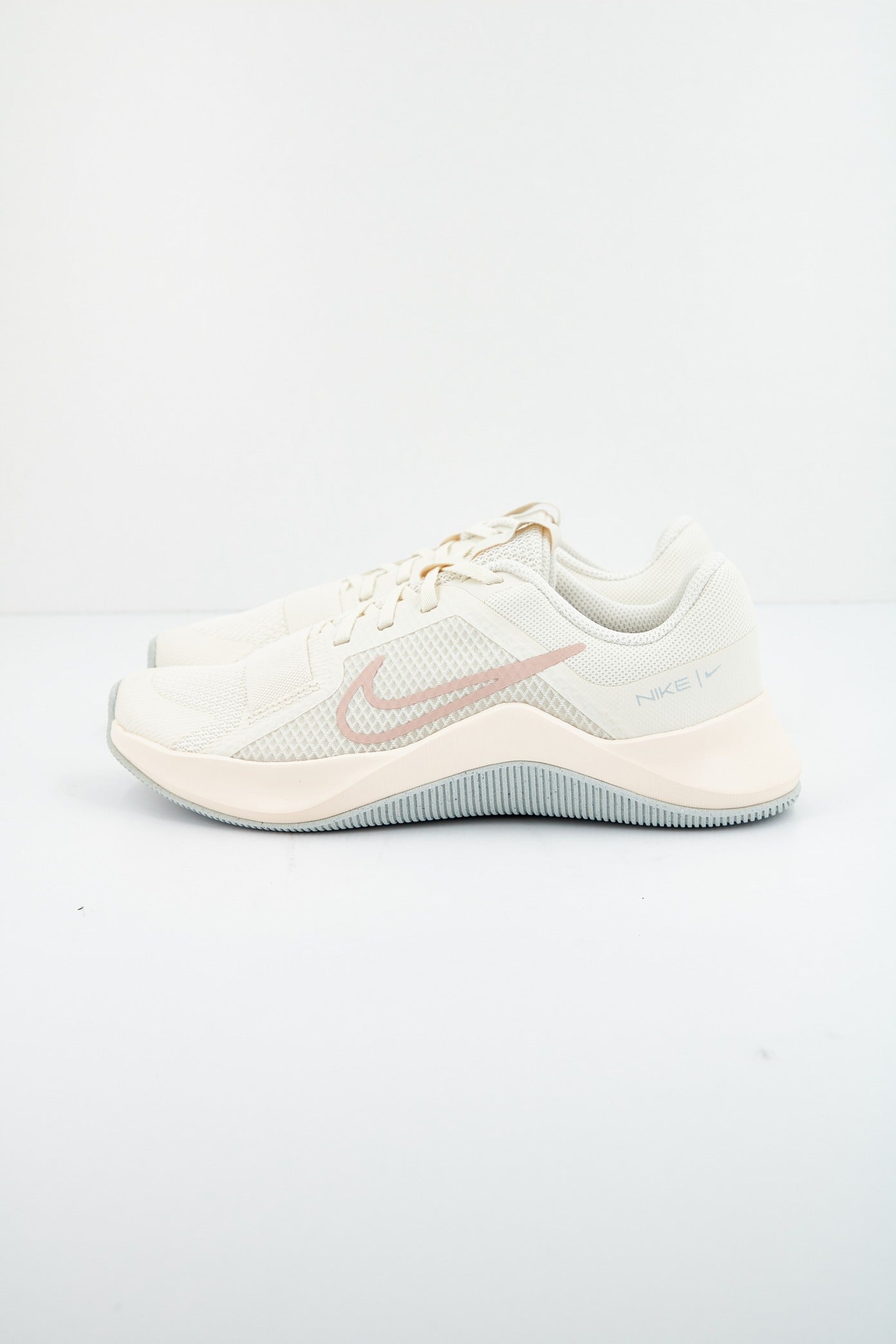 NIKE MC TRAINER C/O en color BLANCO (1)