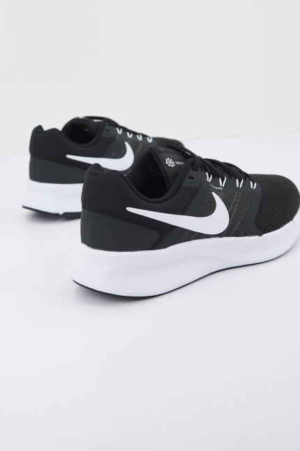 NIKE RUN SWIFT WOMEN'S ROA en color NEGRO (3)