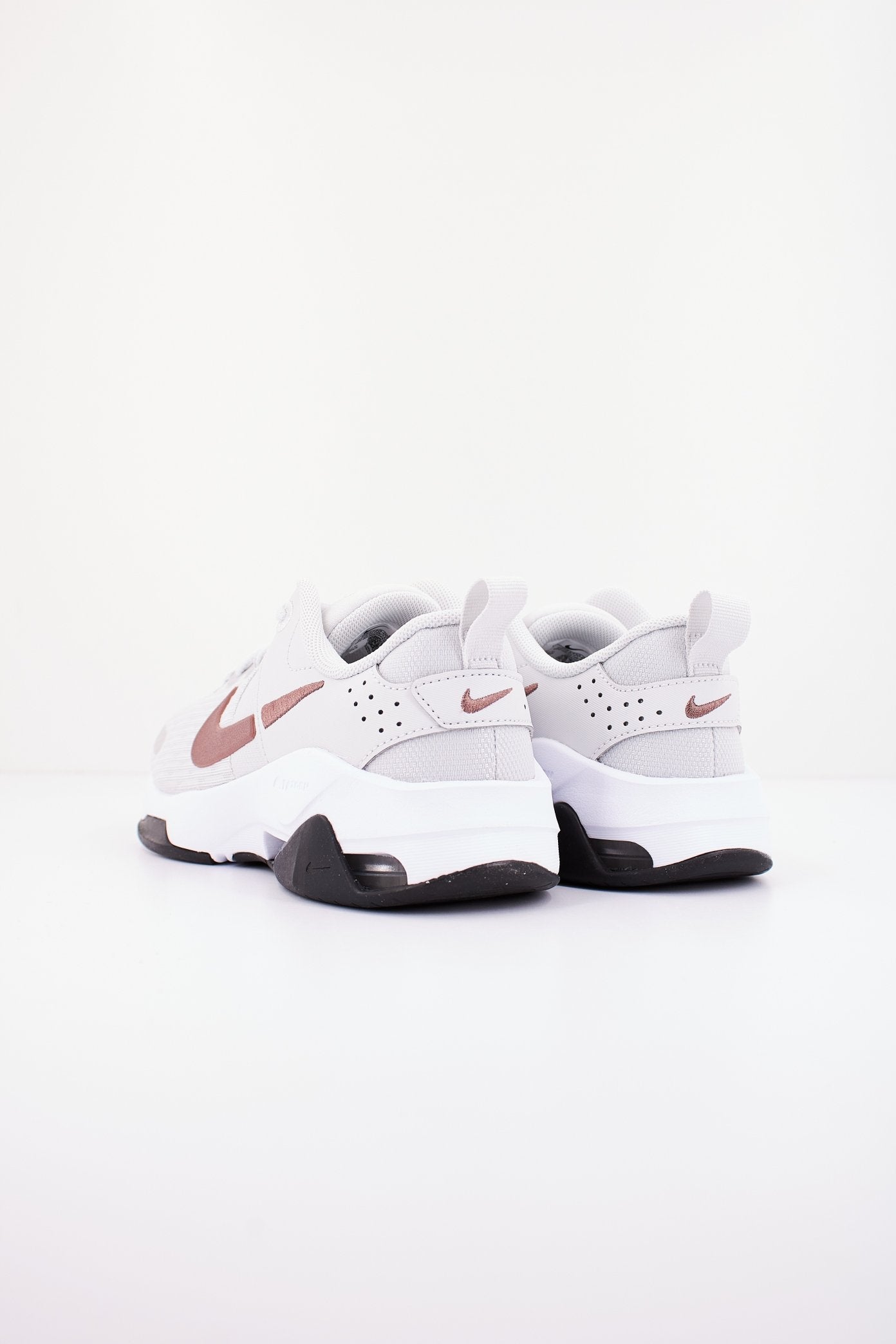 NIKE ZOOM BELLA en color GRIS (3)