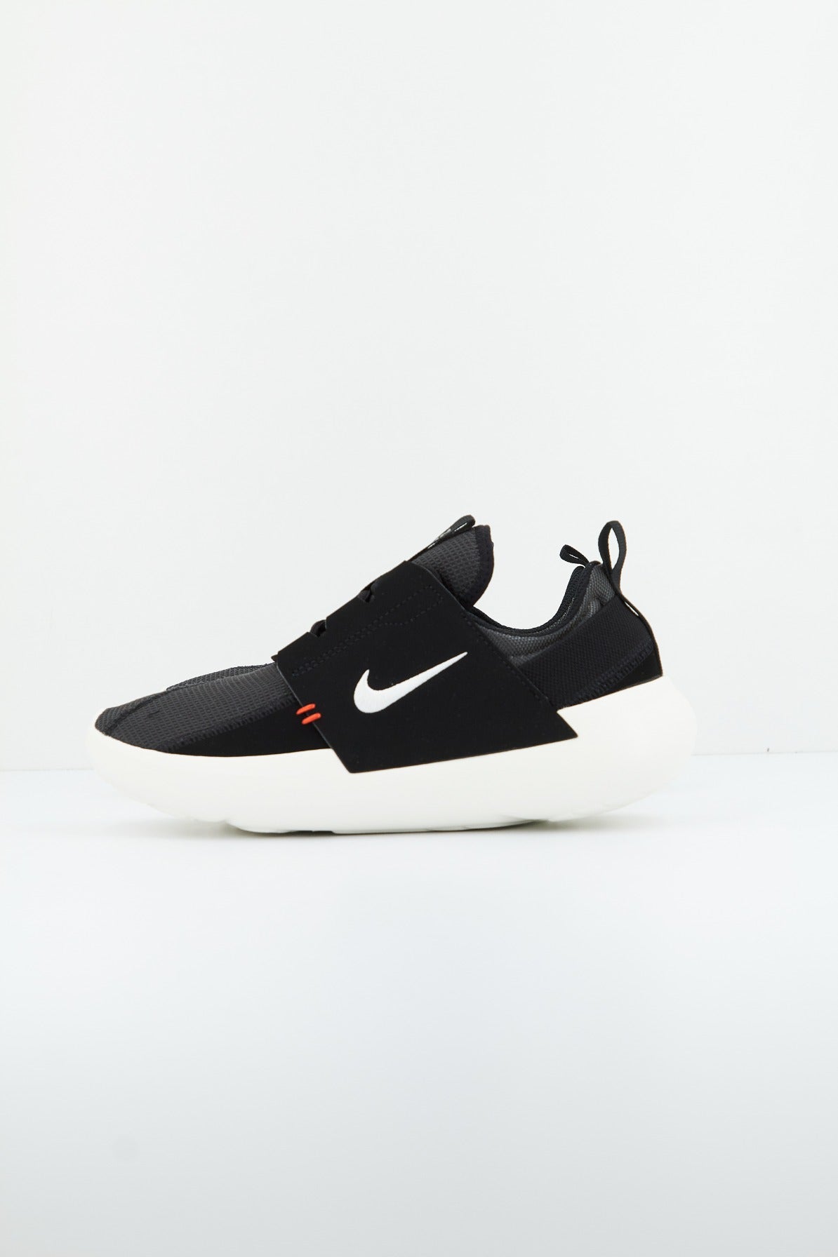NIKE E-SERIES AD en color NEGRO (1)