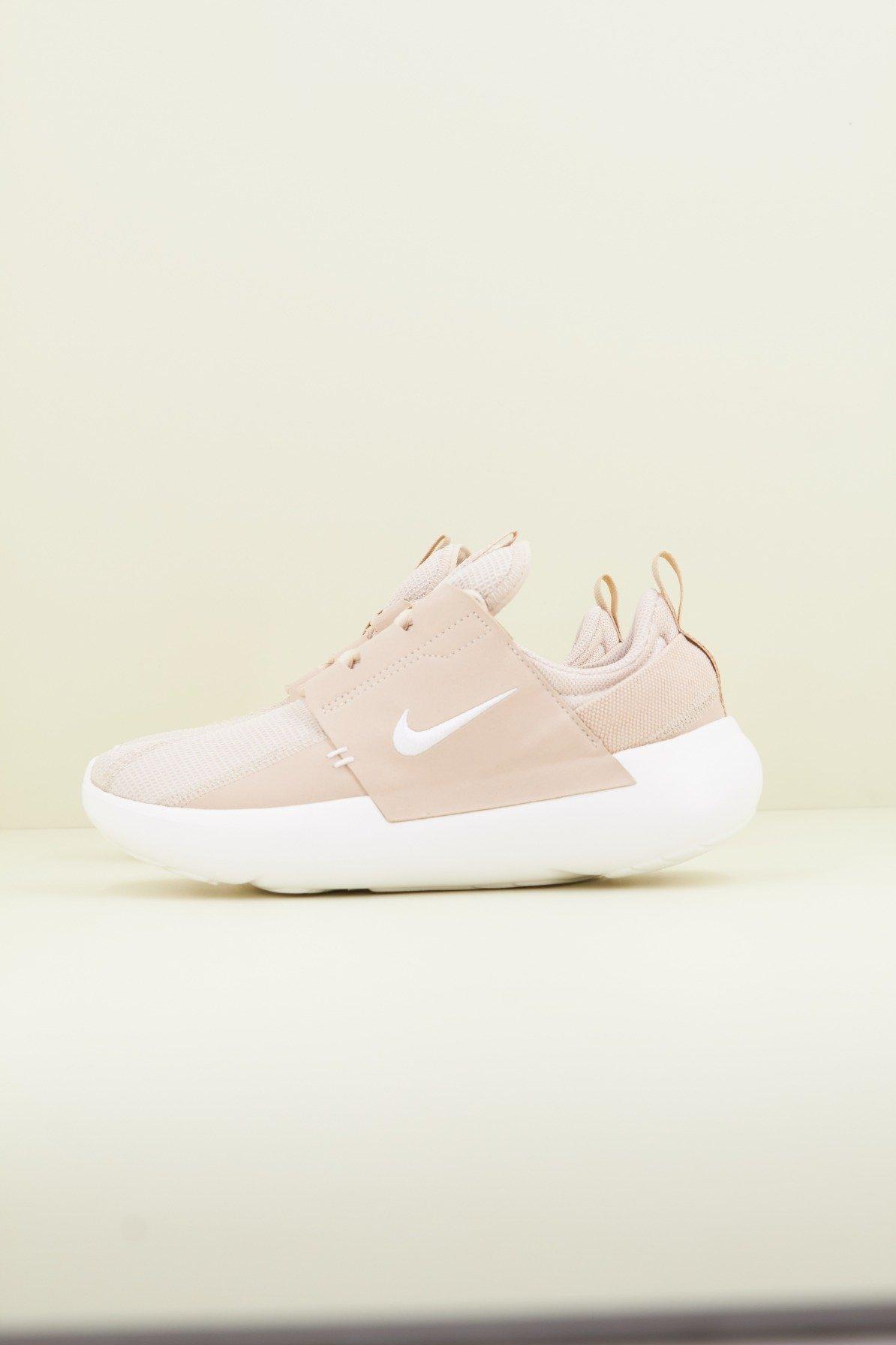 NIKE E-SERIES AD en color BEIS (1)